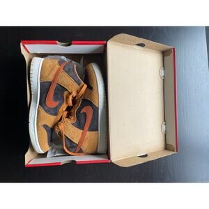 Nike Dunk High "Dark Curry"